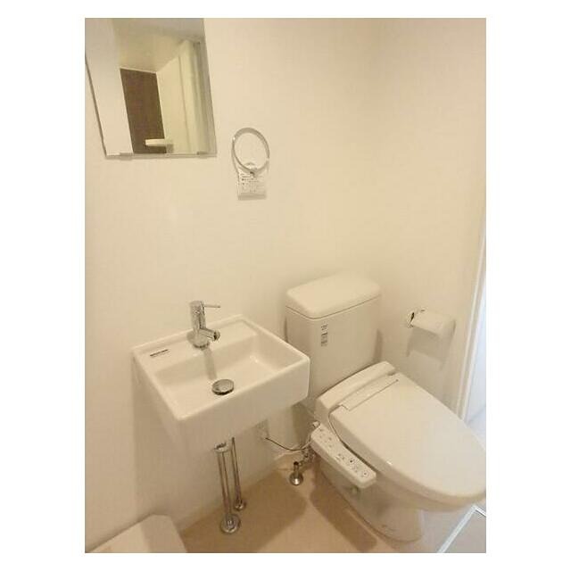 トイレ　※同仕様写真