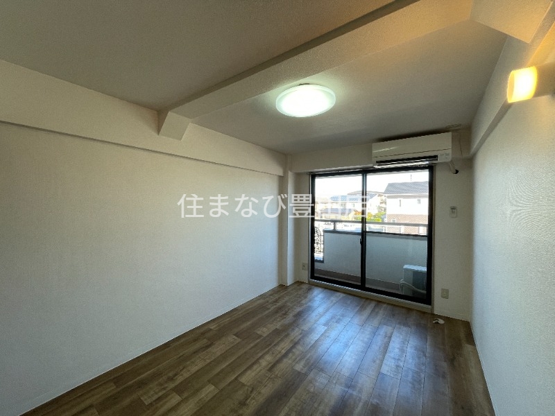 居室・リビング　同型別部屋写真