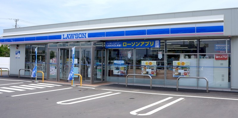 コンビニ　ローソン加古川新在家西店（コンビニ）まで563m