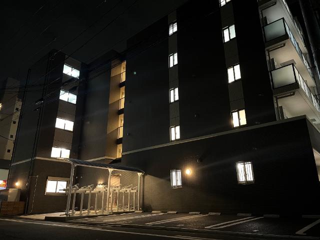 建物外観　外観写真（夜）