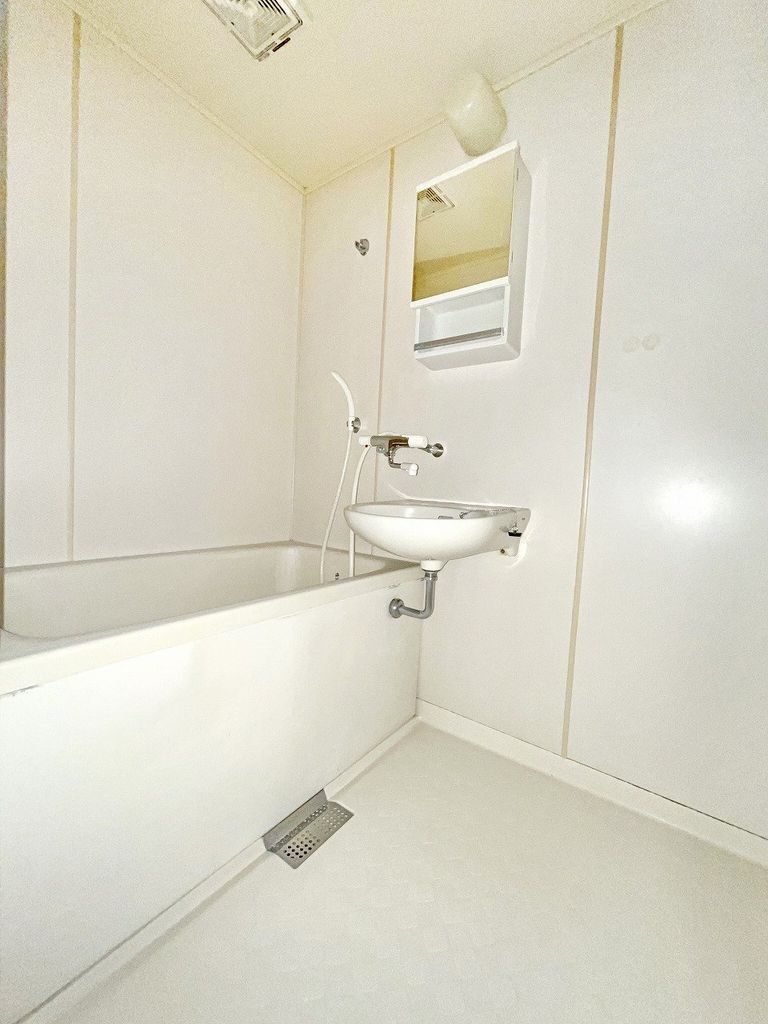 バス・シャワールーム　洗面