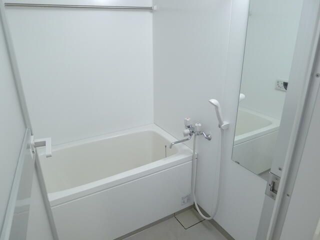 バス・シャワールーム　※別部屋参考写真