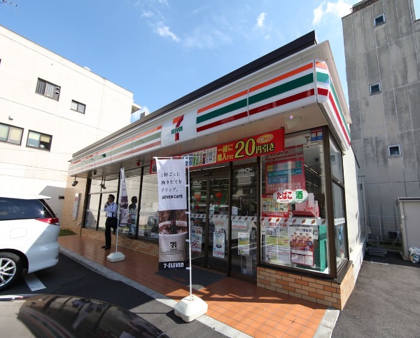 コンビニ　セブンイレブン 名古屋松原3丁目店（コンビニ）まで126m