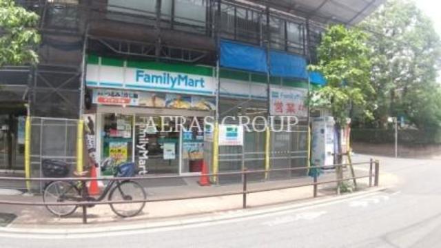 コンビニ　ファミリーマート常盤台北口店（コンビニ）まで215m