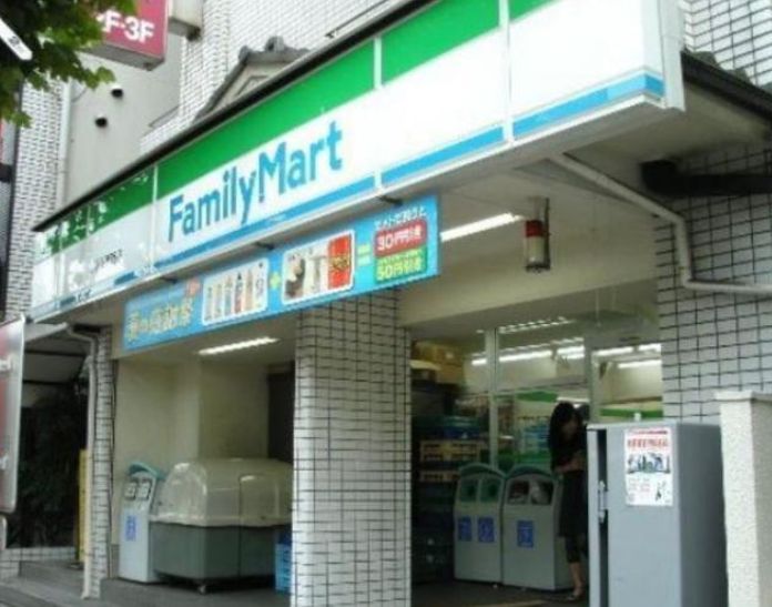 コンビニ　ファミリーマート両国駅前通り店（コンビニ）まで239m