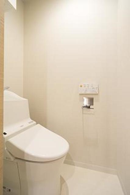 トイレ　※写真は同タイプ住戸です。