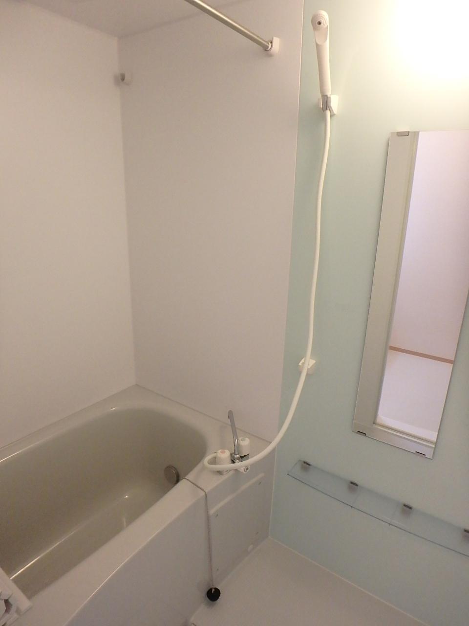 バス・シャワールーム　追焚き機能付浴室