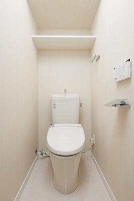 トイレ　※写真は同タイプ住戸です。