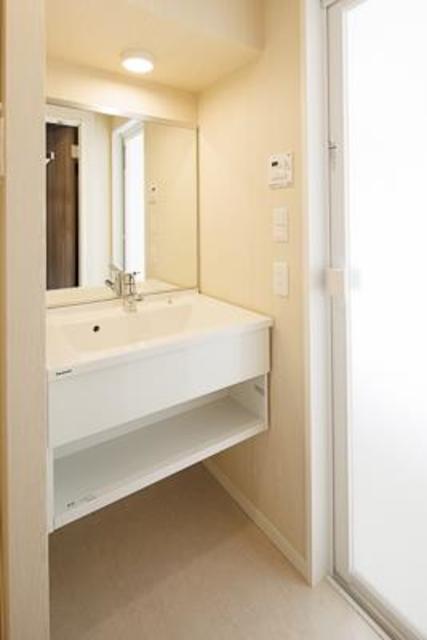 洗面設備　※写真は同タイプ住戸です。