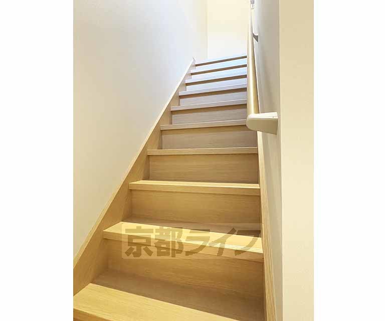 その他部屋・スペース　リビングに向かう階段です！