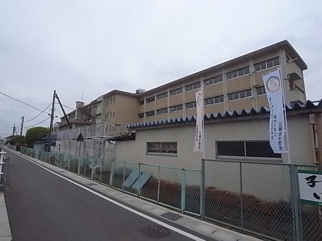 小学校　岐阜市立三輪南小学校（小学校）まで246m