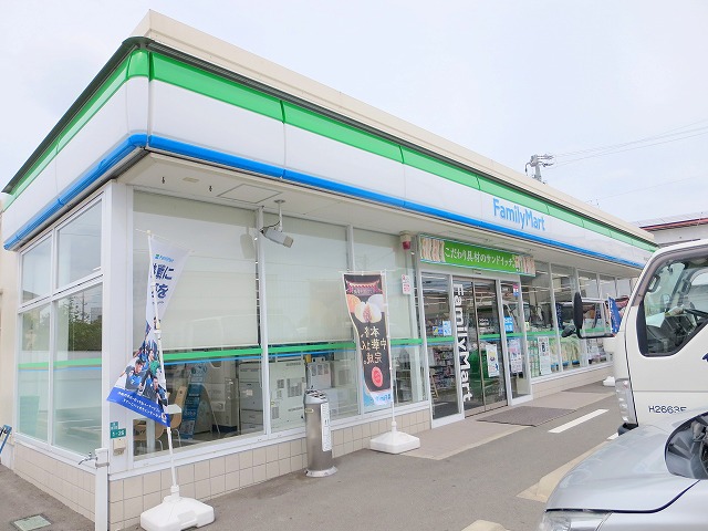 コンビニ　ファミリーマート浜松泉四丁目店（コンビニ）まで545m