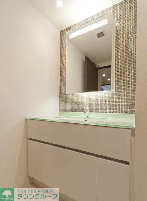 洗面設備　※写真は同タイプ住戸です。