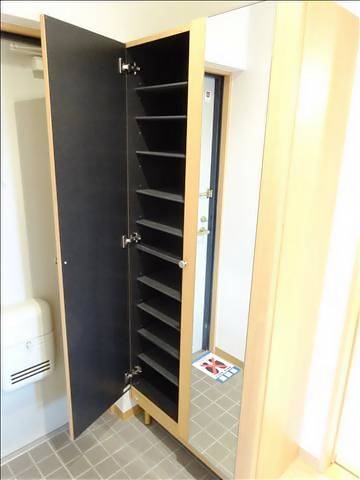 玄関　下駄箱