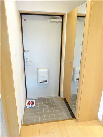 玄関　下駄箱付きの玄関