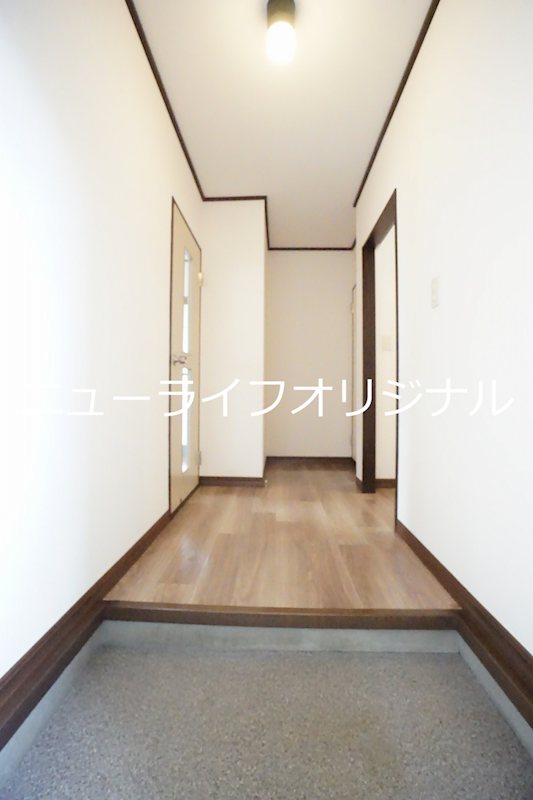 玄関　広々、すっきりとした玄関ホール