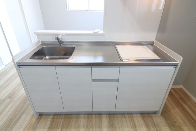 キッチン　ＩＨ２口備え付け