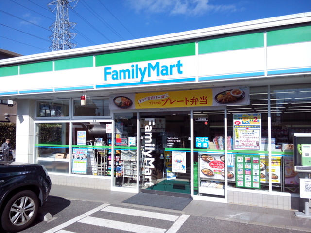 コンビニ　ファミリーマート石神井台七丁目店（コンビニ）まで746m