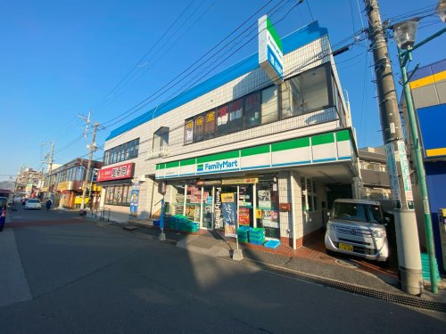 コンビニ　ファミリーマート 京金馬橋駅前店（コンビニ）まで413m