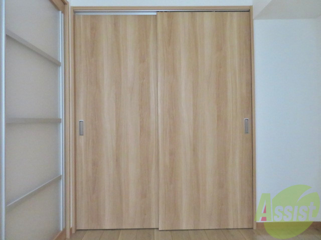 収納　クローゼットはこんな感じです。荷物も沢山入りますよ。