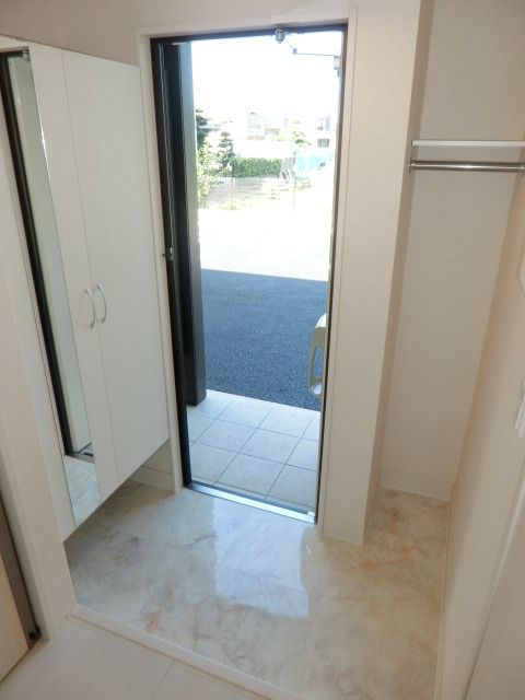 玄関　収納たっぷりの玄関です