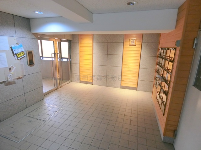 エントランス　オートロック付きのエントランス