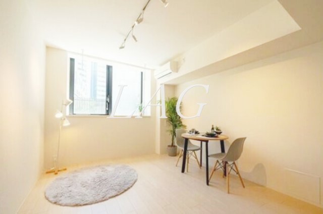 居室・リビング　洋室のお部屋（モデルルーム）です。