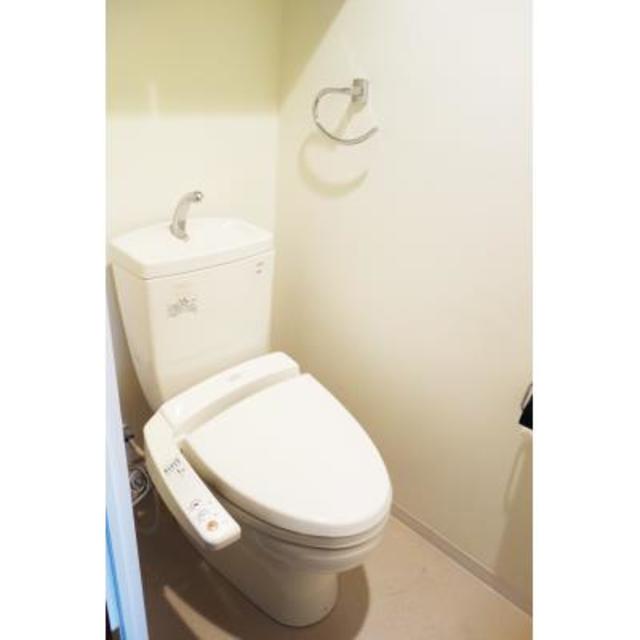 トイレ　※写真は同タイプ住戸です。