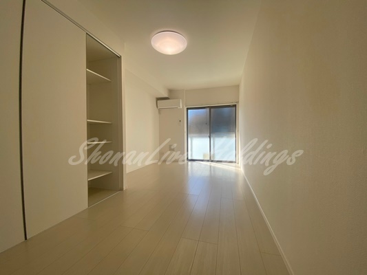 居室・リビング　白基調のおしゃれな洋室♪