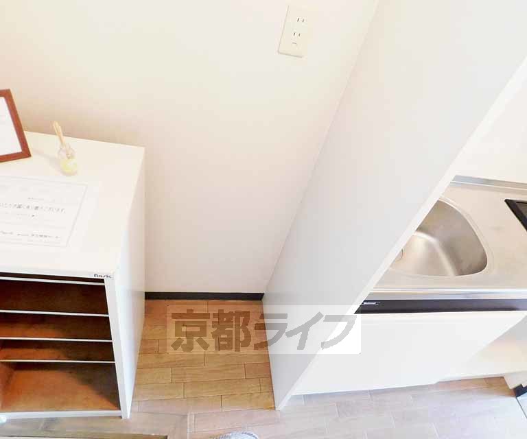 その他設備　冷蔵庫を置くスペースがキッチンのすぐ横にございます！