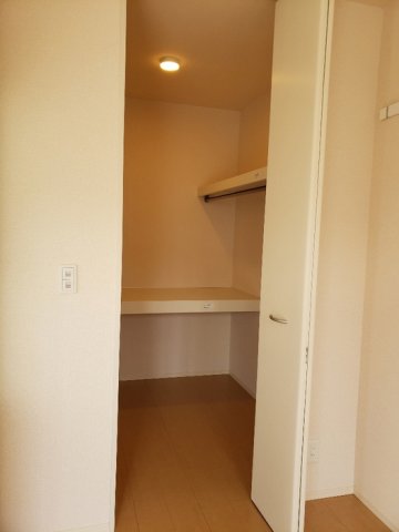 収納　ウォークインクローゼット