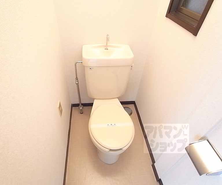 トイレ　トイレには窓が付きます。