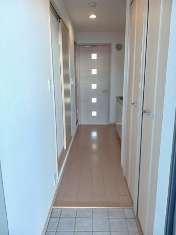 玄関　収納もある玄関です