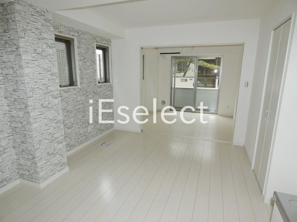 居室・リビング　家具家電置いてもゆったり過ごせます