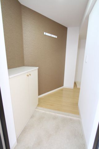 玄関　※参考写真