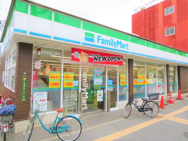 コンビニ　ファミリーマート（コンビニ）まで191m