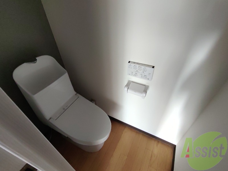 トイレ　トイレは綺麗でウォッシュレットも付いて快適にお使い頂けます。