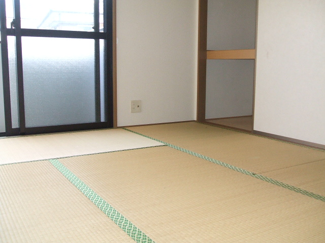 居室・リビング　趣のある和室です