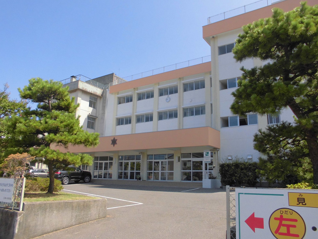 小学校　新潟市立江南小学校（小学校）まで323m