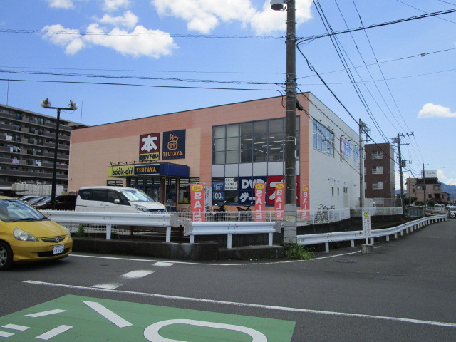 レンタルビデオ　TSUTAYA（レンタルビデオ）まで326m