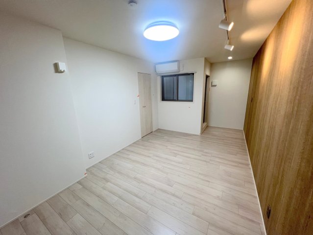 その他部屋・スペース　ゆとりのあるベッドルームで快適な睡眠をとってくださいね。