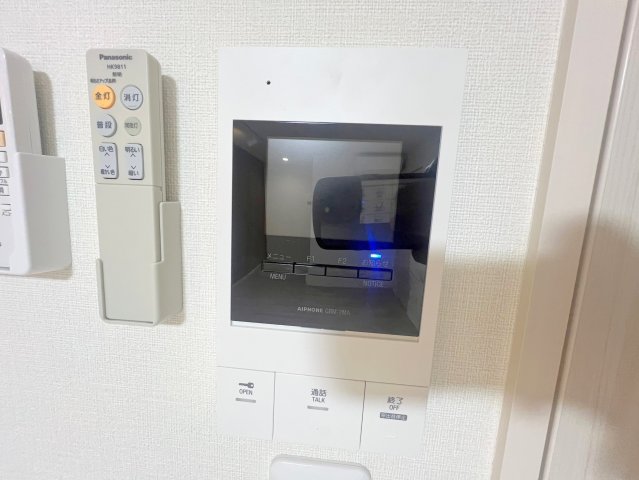 セキュリティ　TVモニターホンで来客が誰か確認してから開けて下さいね