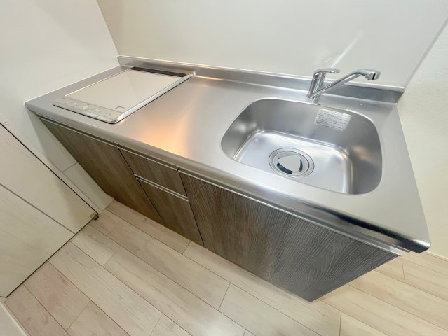 キッチン　オシャレなシステムキッチン。お料理好きには嬉しいですね。