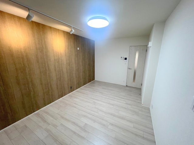 居室・リビング　明るく広々としたリビングです。