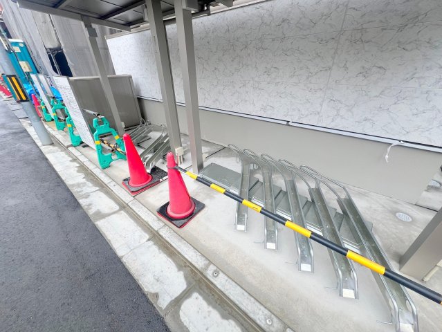 駐車場　敷地内には入居者専用の駐輪スペースもあります。