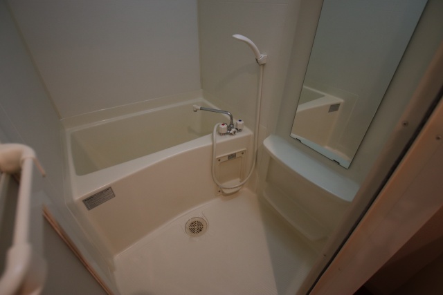 バス・シャワールーム　※別室の参考写真の為、現況優先です。