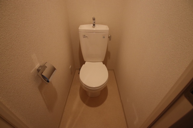 トイレ　※別室の参考写真の為、現況優先です。