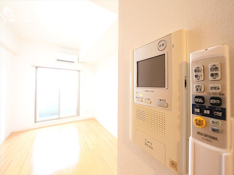 セキュリティ　モニター付きインターホン