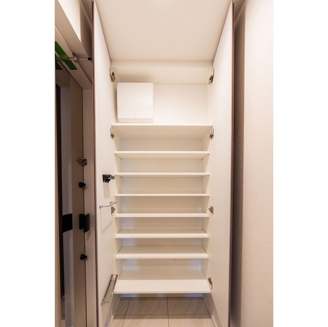 収納　シューズボックス