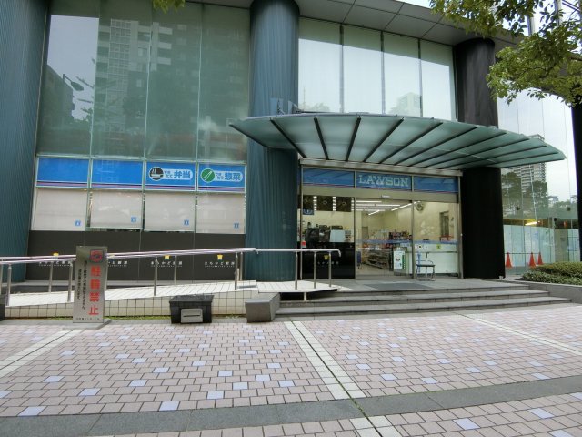 コンビニ　ローソン江戸堀センタービル店（コンビニ）まで172m